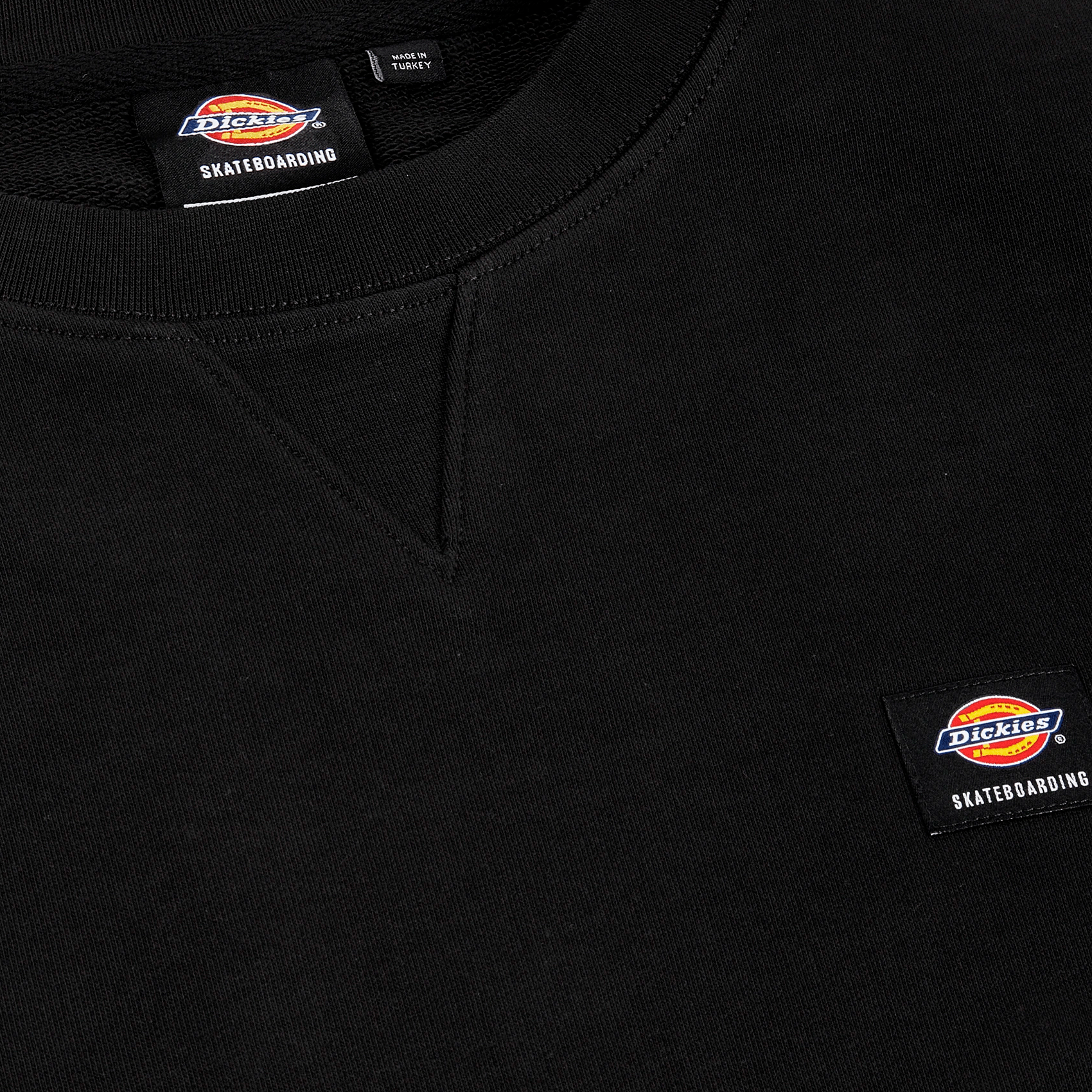 Mount Vista Sweatshirt - Black.